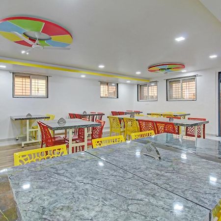 Collection O Sairaj Lodging & Boarding 호텔 Shikrapur 외부 사진